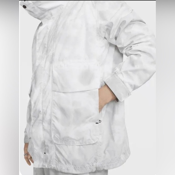 Nike Size L Men’s Sportswear Tech Pack Woven Hooded Jacket In Green/ White - Picture 3 of 13